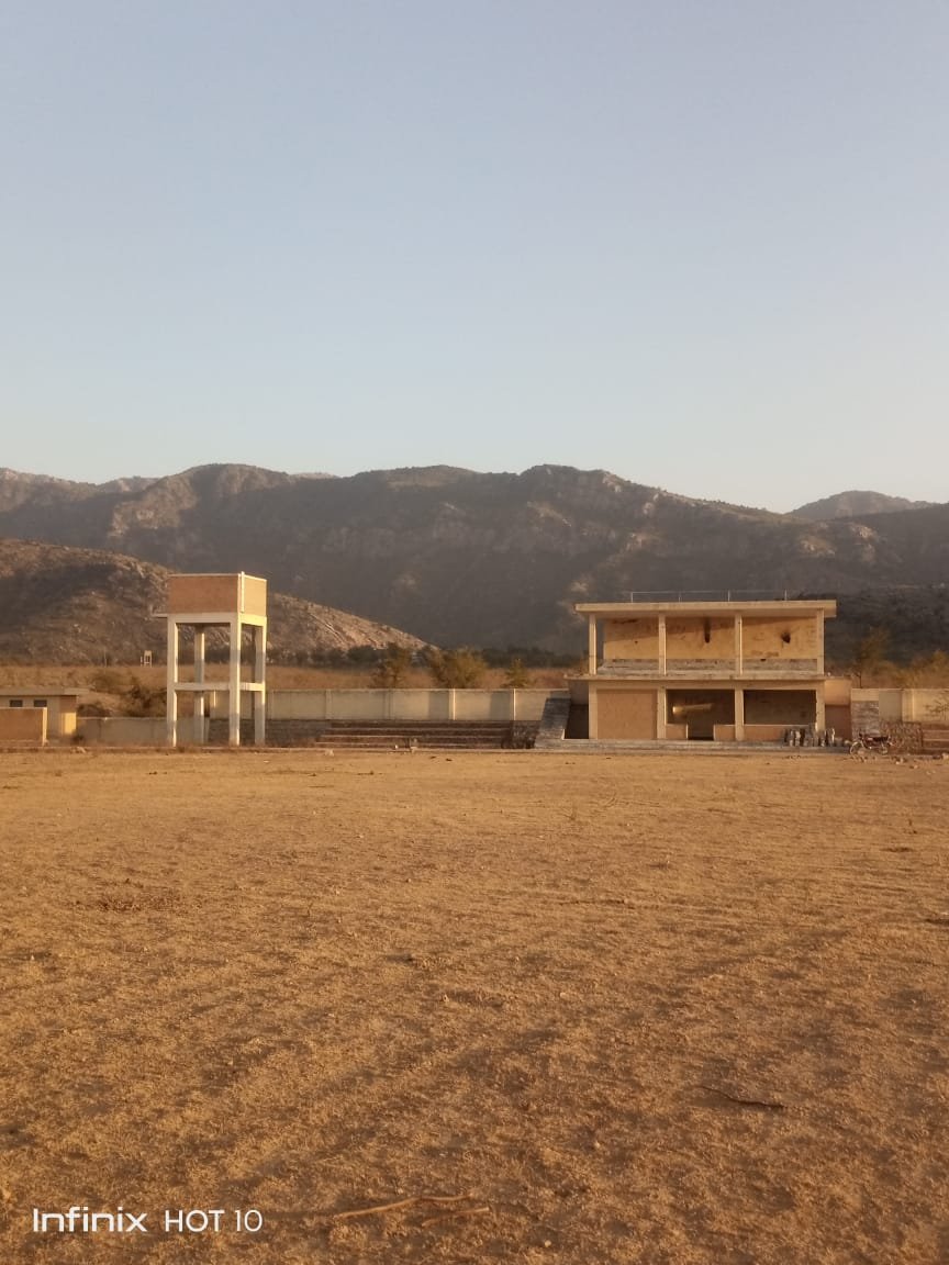 حسن خیل اسپورٹس کمپلیکس: سات سال بعد بھی صرف عمارت، سہولیات سے محروم نوجوان
